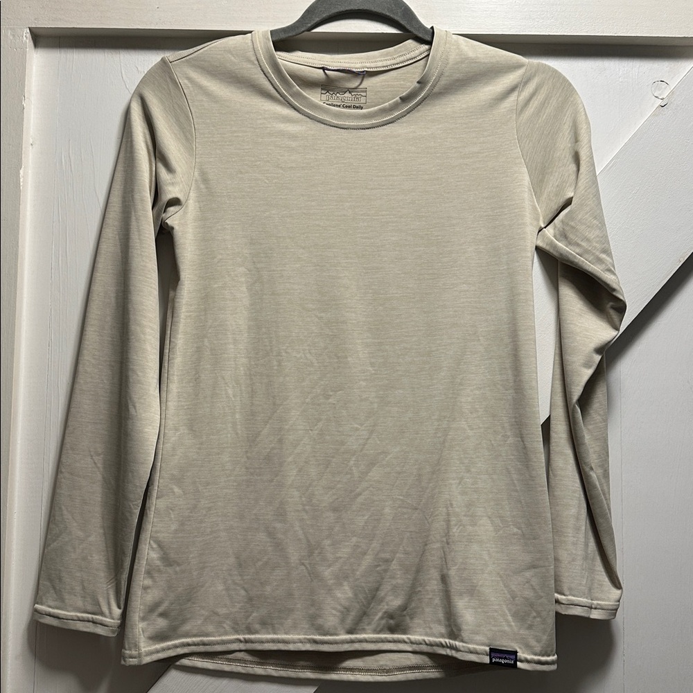 Patagonia creme Long Sleeve capilene cool Shirt